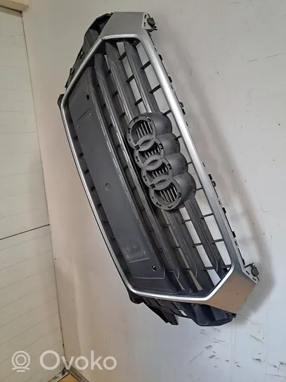 Audi Q3 8U Front bumper upper radiator grill 8U0853653M