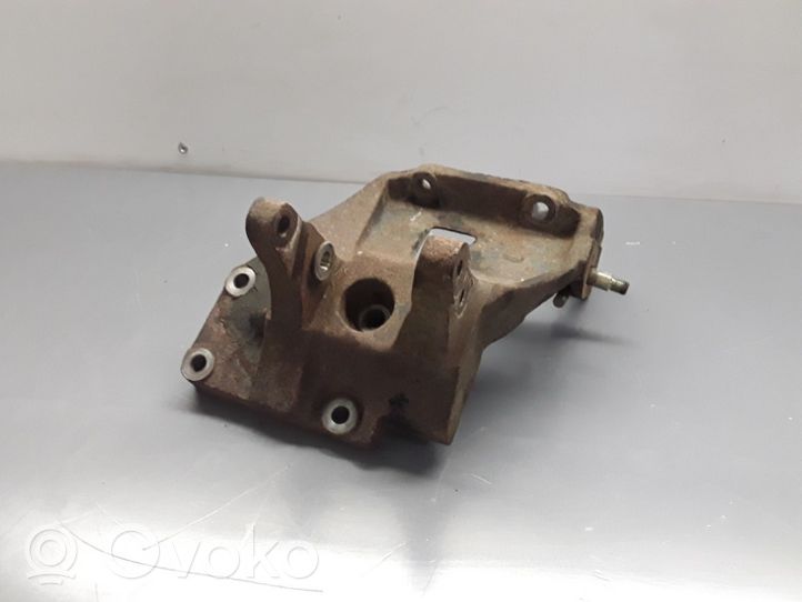 Nissan Primera Support, suspension du moteur 