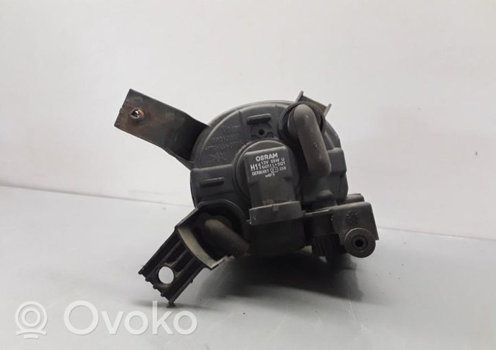 Audi A4 S4 B7 8E 8H Światło przeciwmgłowe przednie 8E0941699C