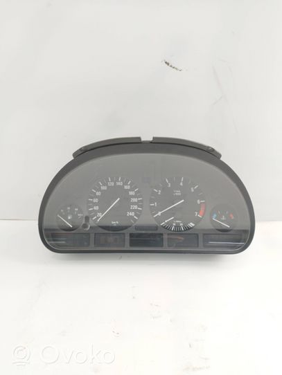 BMW 5 E39 Compteur de vitesse tableau de bord 62118372355