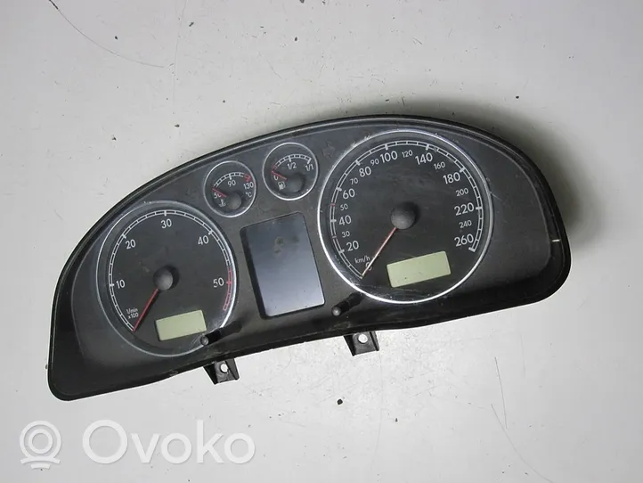 Volkswagen PASSAT B5.5 Tachimetro (quadro strumenti) 3B0920847E