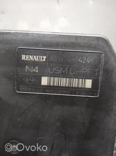 Renault Megane II Saugiklių dėžė (komplektas) 8200456424