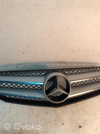 Mercedes-Benz C AMG W204 Grille de calandre avant A2048851136