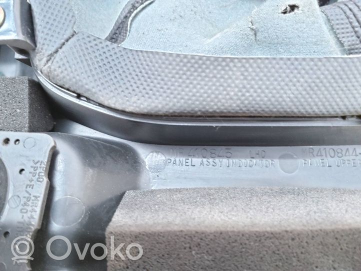 Mitsubishi Pajero Pavarų perjungimo svirties apdaila (plastikinė) MR410845