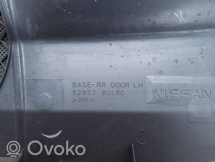 Nissan Note (E11) Apmušimas galinių durų (obšifke) 829239U100