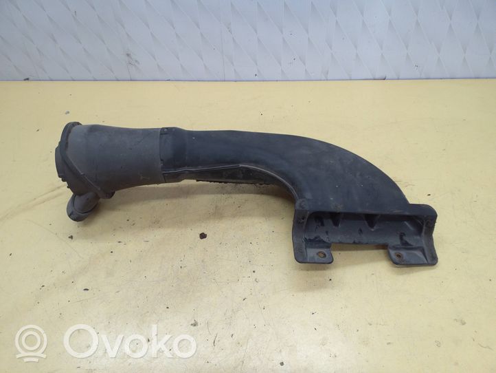 Mitsubishi Pajero Parte del condotto di aspirazione dell'aria MR404731