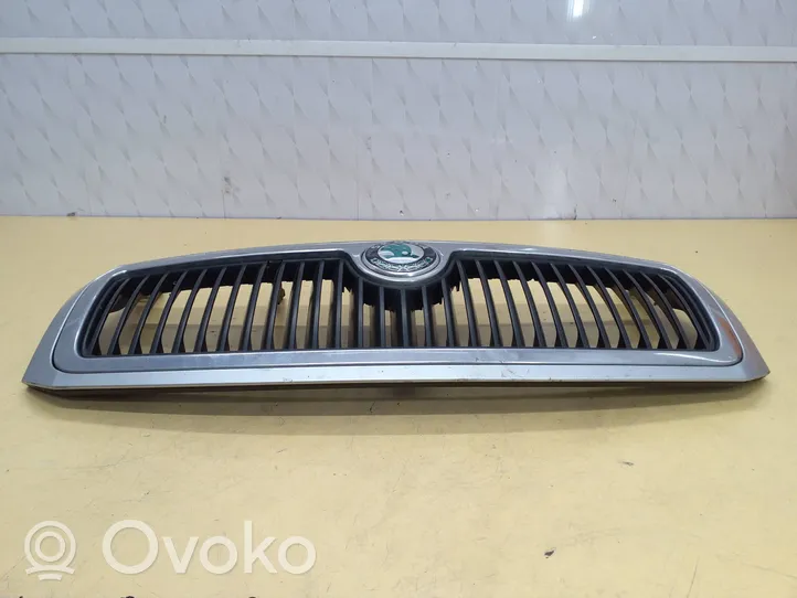 Skoda Fabia Mk2 (5J) Maskownica / Grill / Atrapa górna chłodnicy 6Y0853668B