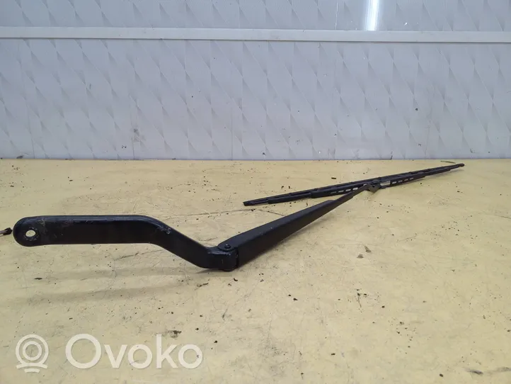 Ford Fusion Windshield/front glass wiper blade 2N1117526AC