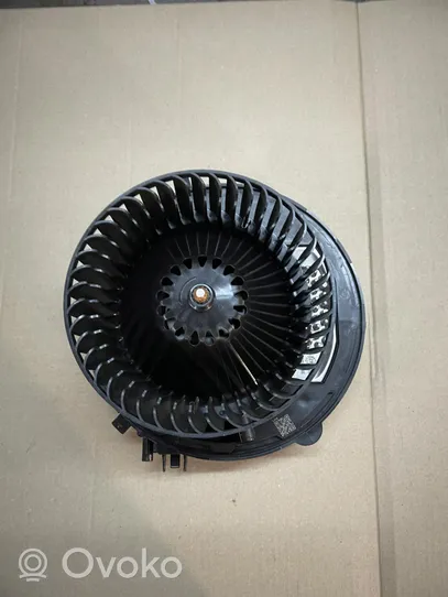 Volkswagen Golf VIII Heater fan/blower 5WB819015