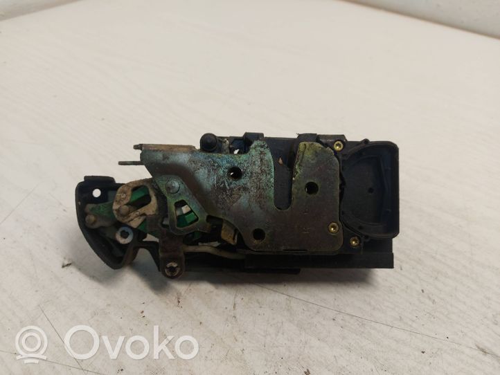 Opel Frontera B Front door lock 16634324