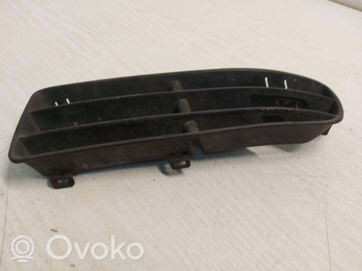 Volkswagen Bora Grille inférieure de pare-chocs avant 1j5853665