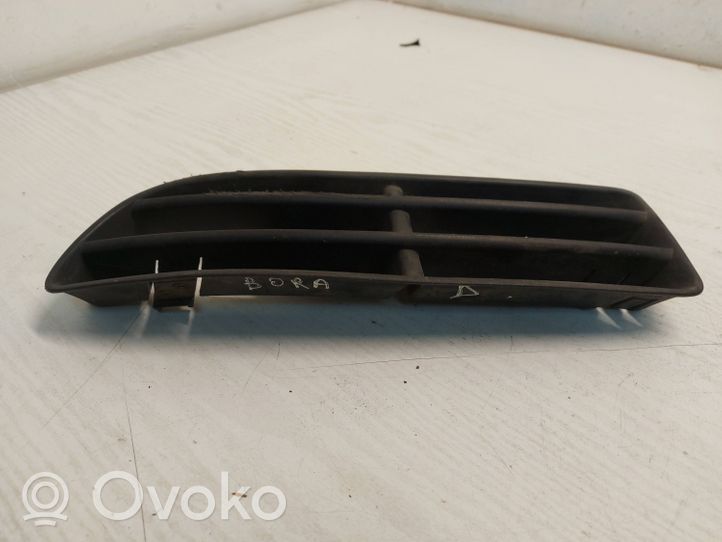 Volkswagen Bora Grille inférieure de pare-chocs avant 1j5853665