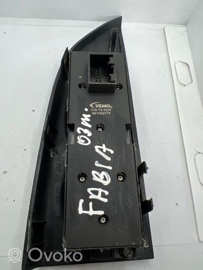 Skoda Fabia Mk1 (6Y) Przyciski szyb 0010111795911