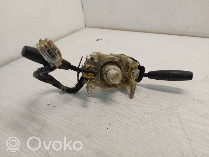 KIA Carnival Leva/interruttore dell’indicatore di direzione e tergicristallo 990625