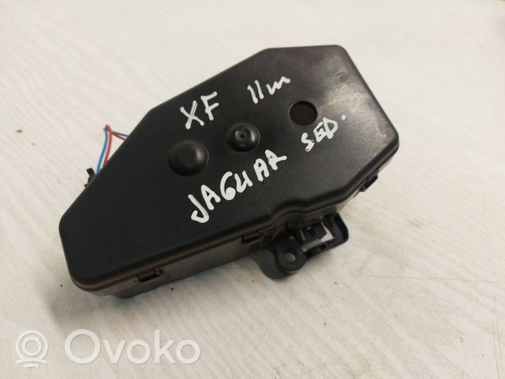 Jaguar XF Takaluukun/tavaratilan luukun nostomoottori AF6314B529AE