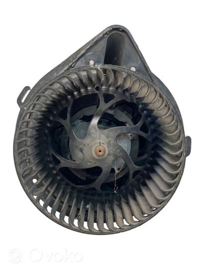 Audi A4 S4 B5 8D Ventola riscaldamento/ventilatore abitacolo 8A1820021