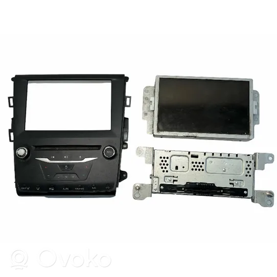 Ford Fusion II Radio/CD/DVD/GPS head unit 