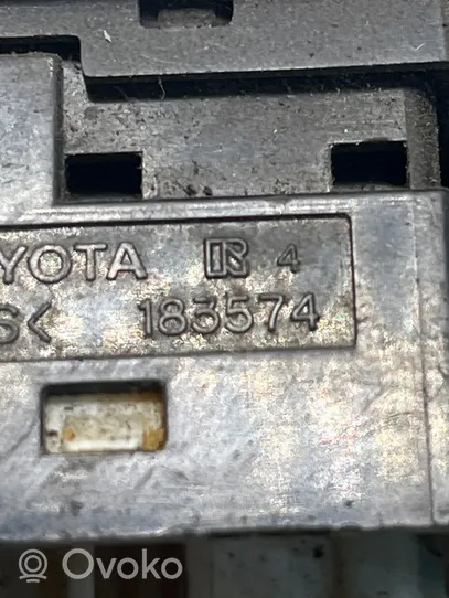 Toyota Corolla E120 E130 Przycisk regulacji lusterek bocznych 183574