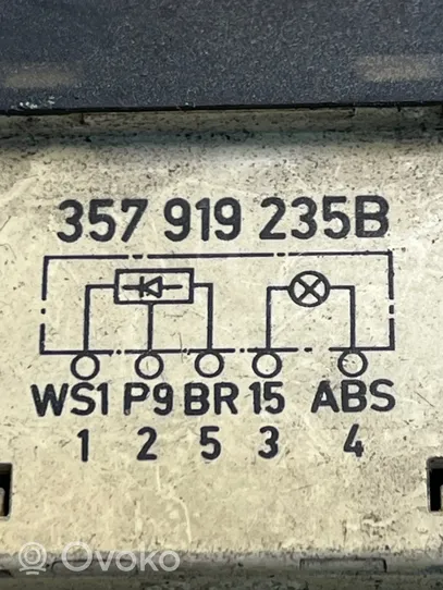 Volkswagen PASSAT B3 Przycisk / Włącznik ABS 357919235B