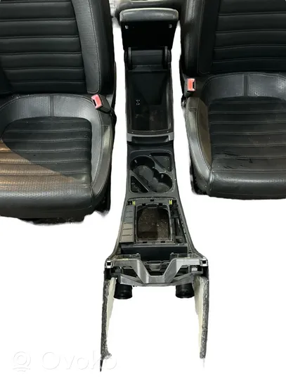 Volkswagen PASSAT CC Seat set 