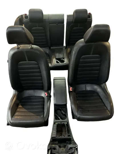 Volkswagen PASSAT CC Seat set 