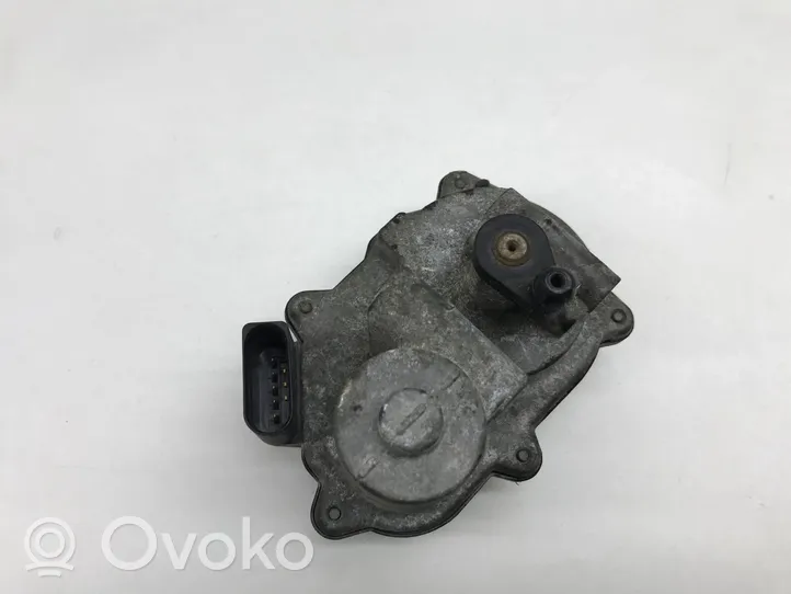 Volkswagen Golf V Attuatore/motore della valvola del collettore di aspirazione 03L129086