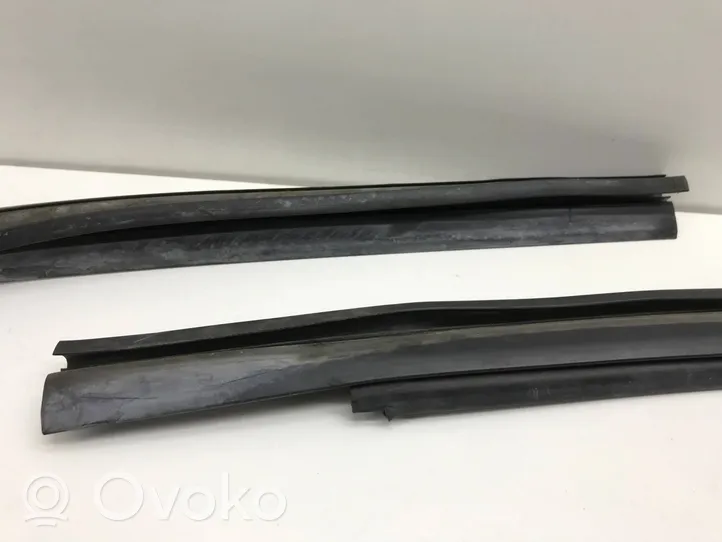 Audi A3 S3 8V Rubber seal front door window/glass 8V4837440A