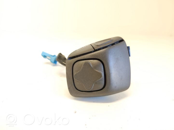 Volvo V70 Boutons / interrupteurs volant 3533843