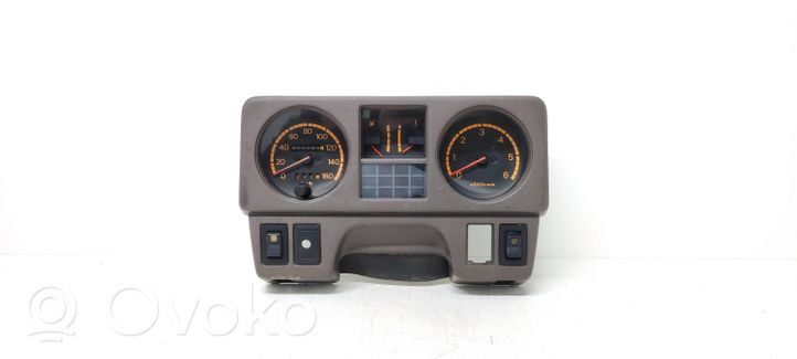 Mitsubishi Pajero Compteur de vitesse tableau de bord 769604975