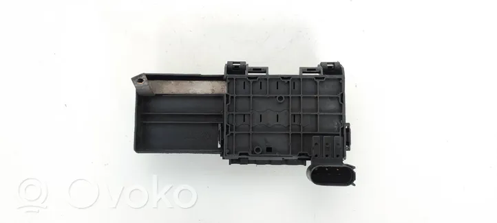 Volkswagen Golf IV Module de fusibles 1J0937550C