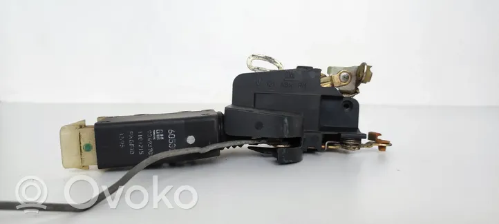 Opel Combo B Priekšpusē slēdzene 605328