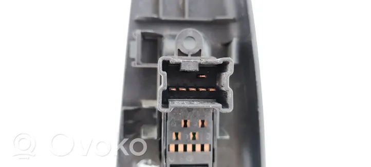 Nissan Note (E11) Electric window control switch 