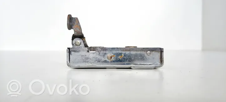 Audi 80 90 S2 B4 Front door lock 8A1837016A