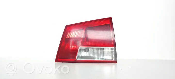 Opel Vectra C Galinis žibintas dangtyje 24469464