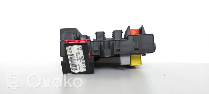 Opel Vectra C Module de fusibles 13170890