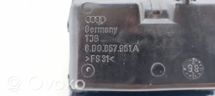 Audi A4 S4 B5 8D Posacenere auto 8D0857961A