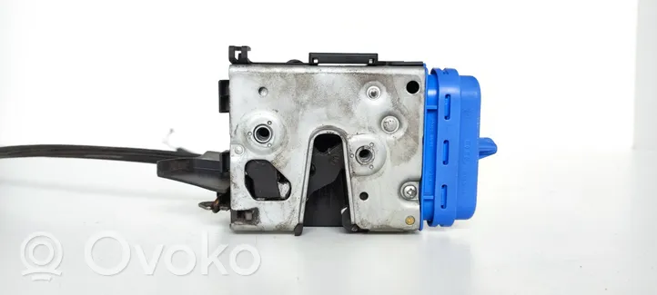 Audi A4 S4 B5 8D Etuoven lukko 8D0839015A