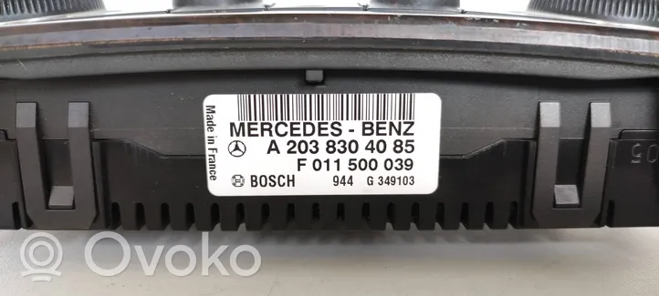 Mercedes-Benz C W203 Panel klimatyzacji A2038304085