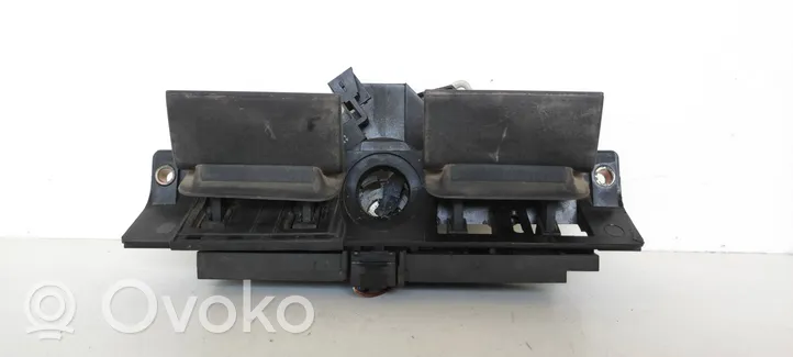 Audi A6 S6 C5 4B Uchwyt / Rączka zewnętrzna otwierania klapy tylnej / bagażnika 4B0827565H