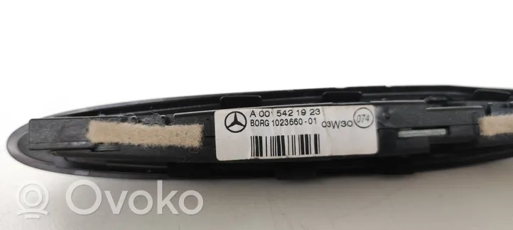 Mercedes-Benz E W211 Pysäköintitutkan anturin näyttö (PDC) A0015421923