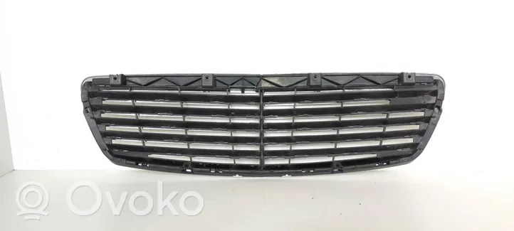 Mercedes-Benz E W211 Front bumper upper radiator grill 