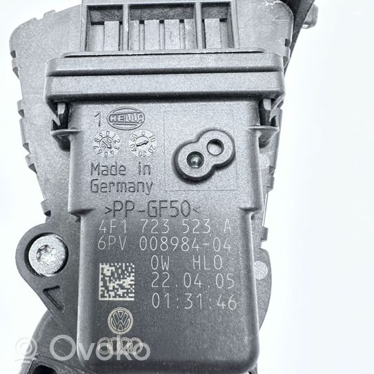 Audi A6 S6 C6 4F Priekšpusē bampera sastiprinājums 4F9807453