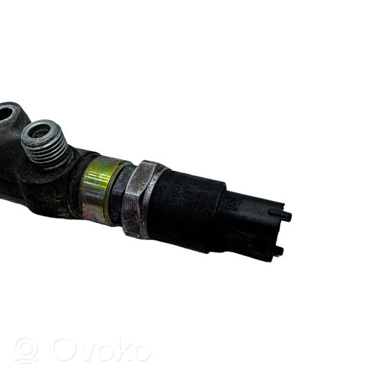 BMW 5 E39 Fuel injector supply line/pipe 7805722