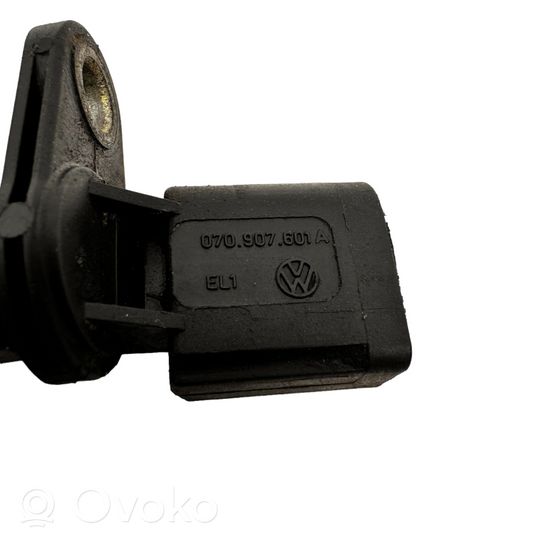 Volkswagen Multivan T5 Camshaft position sensor 070907601A