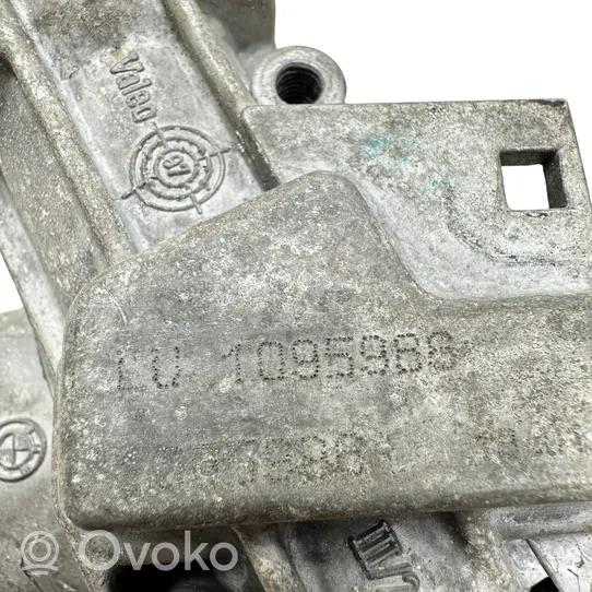 BMW 5 E39 Užvedimo spynelė 1095986