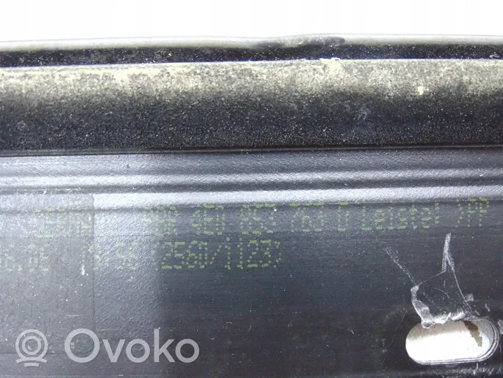 Audi A8 S8 D3 4E Takaoven tuulilasin kisko 4E0853763D