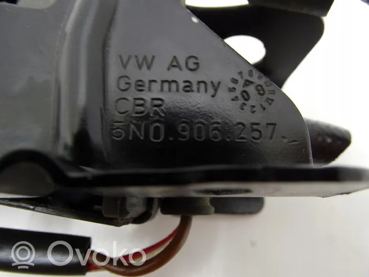 Audi A3 S3 8P Polttoainesuodattimen kotelo 1K0906089A