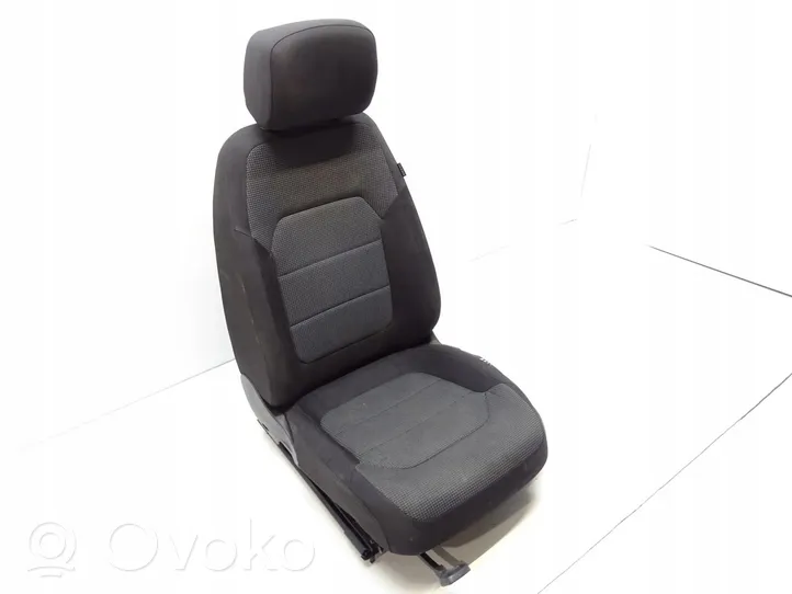 Volkswagen PASSAT B7 Priekinė vairuotojo sėdynė 15488477145