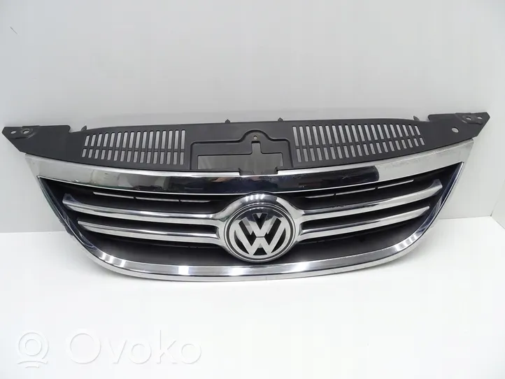 Volkswagen Tiguan Etupuskurin ylempi jäähdytinsäleikkö 5N0853653A