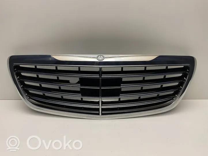 Mercedes-Benz S W222 Maskownica / Grill / Atrapa górna chłodnicy A2228800683